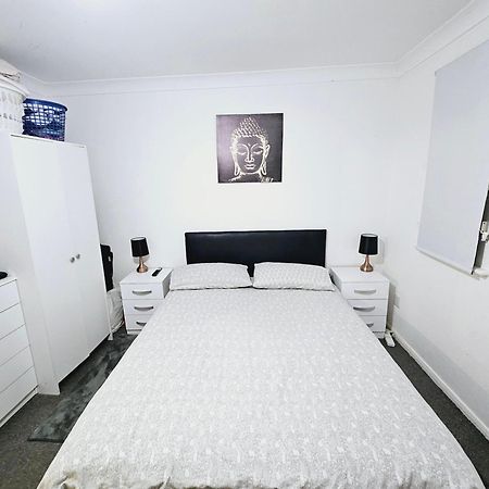 Lovely Fully Furnished One Bed Flat To Let Enfield Exteriér fotografie